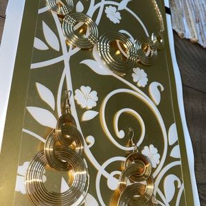 Earrings and necklace set- vintage